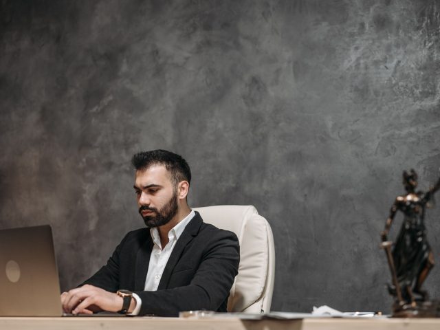 Guide pratique sur la légalité des enquêtes en ligne
